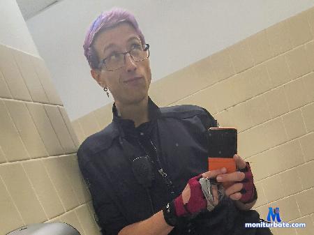 arrow-humphrey flirt4free performer Excuse me:) sorry I'm shy;)