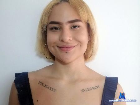 coral-rosse flirt4free performer Hi love♥ I'm here to enjoy with you♥