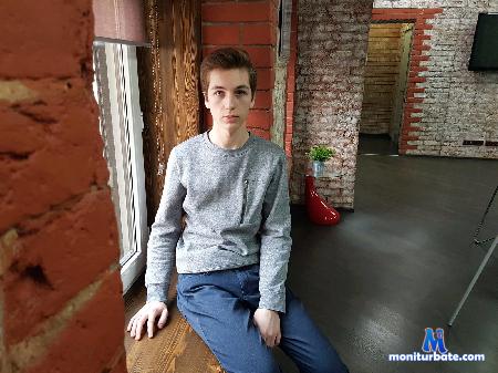 charlie-cain flirt4free performer Hi! My name is Charlie. Welcome to my room!