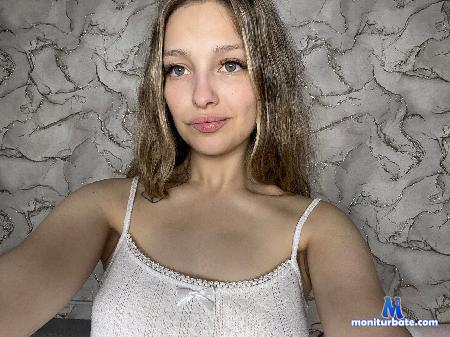 alia-kollos flirt4free performer Hi sweet! we want play! Play with us pls!