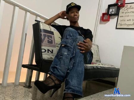 andy-loven flirt4free performer Hi, I'm Andy, a charming and flirtatious guy with whom you can spend as much time as possible for yo