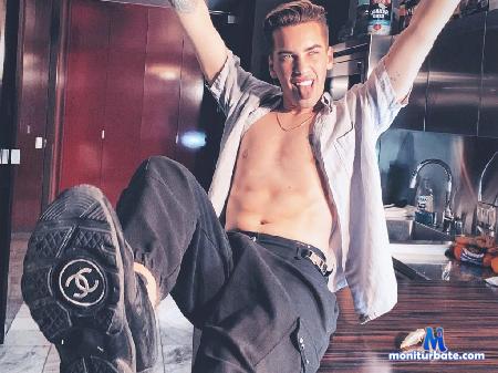 austin-glores flirt4free performer I'llbe in the Kitchen :)