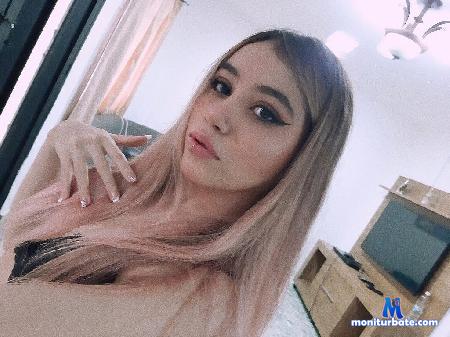 cyber-moon flirt4free performer I am a sweet goth girl who likes hard games, do you want to play with me?