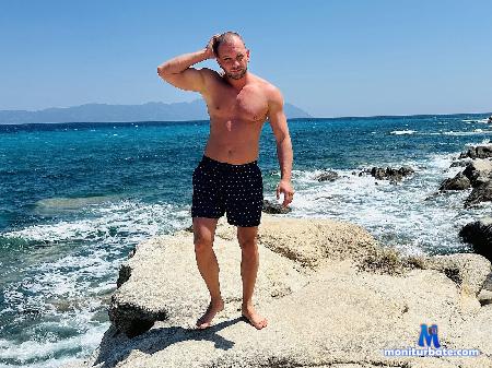 leo-alpha flirt4free performer Hard to resist, impossible to forget.