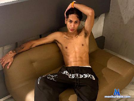 camilo-riivera flirt4free performer Hello there im a horny boy! Play with me