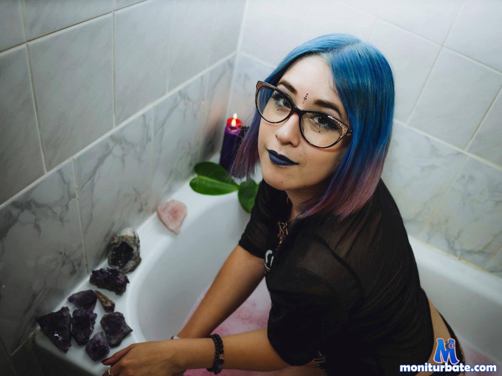 artemisa-serena Flirt4free performer Feet Dirty Talk Student/Teacher Vibrator Stockings/Panty Hose Handcuffs Piercings and Tattoos Feather Leather Cosplay Smoking Food