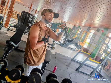 arian-pervert flirt4free performer welcome to my room guys, let's have fun together