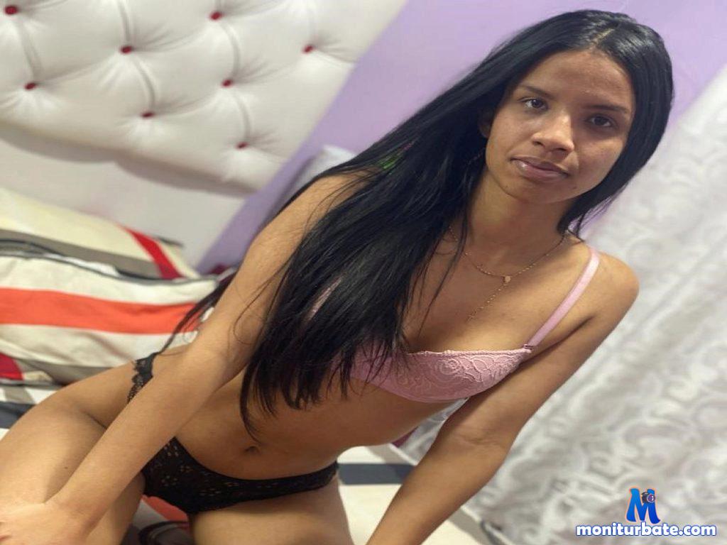 laura-brunette Flirt4free performer Anal Submission Dirty Talk Handcuffs Whip Slaves Legs Tickler Tickling Strap-on Food