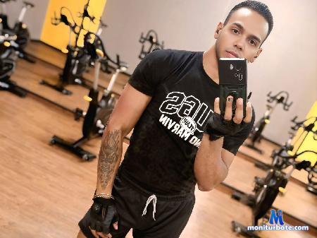 amaranta-johns flirt4free performer I am a very hot boy, with big cock and ass, many toys, and big cum load let's play