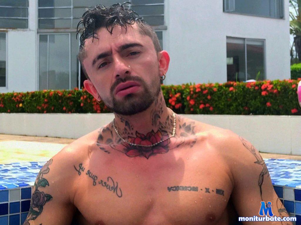marcos-colombiano Flirt4free performer Anal Double Penetration Feet Nipple Biting Submission Master / Slave Butt Plug Sugar Daddy Nipple Clamps Slaves Bad Cop/Good Cop Legs Tickler
