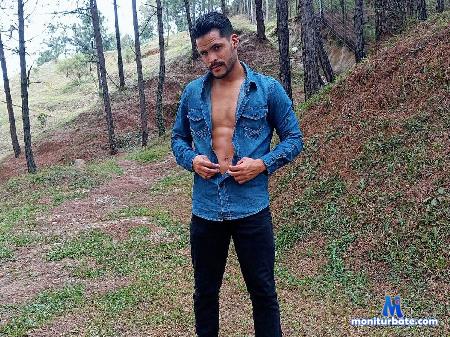 hamilton-smiith flirt4free performer Hi, What would you like to do today?