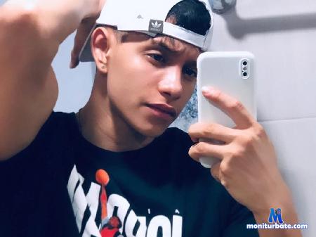 billy-willians flirt4free performer 19 -year -old boy with great body