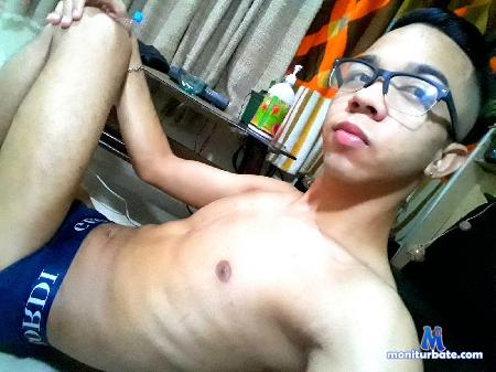 frank-erotic flirt4free performer Welcome to my room, I'm Frank and if you're ready to have fun Accompany you in private!