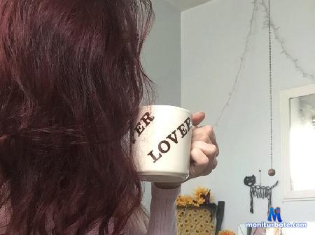layla-reynolds flirt4free performer Girl next door with a naughty side. 