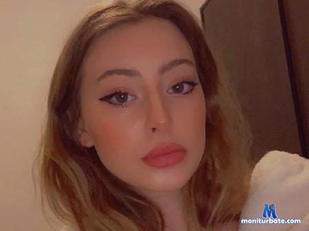 trixie-munn flirt4free performer #sexy #teen with big #butt and #boobs