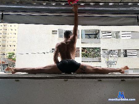 tayler-circus flirt4free performer Press play and come and delight yourself with a tasty and horny young man.