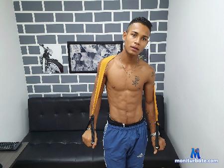 tom-harvey flirt4free performer Do you like athletic guys? I am the indicated for you, muscles and all the Latin flavor