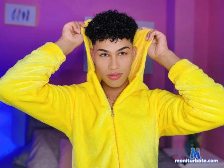 alex-golem flirt4free performer making a difference