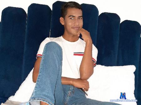 mathy-fox flirt4free performer I like sunsets to enjoy a good view of the city with good company enjoying a good wine