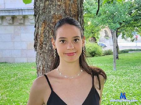 scarlette-reed flirt4free performer welcome to my site and enjoy to be with me