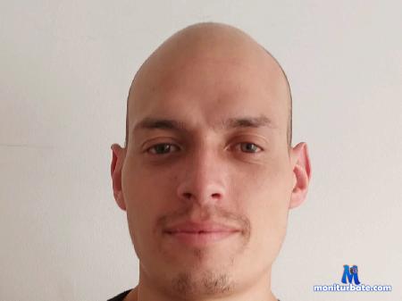 drake-slave flirt4free performer Mature Bi curious man