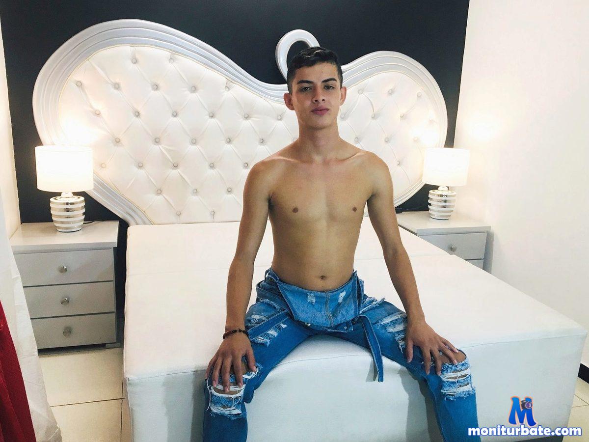 cris-scotty Flirt4free performer Anal Feet Student/Teacher Cum Eating Spanking Voyeurism Rope Play Smoking Exhibitionism Food