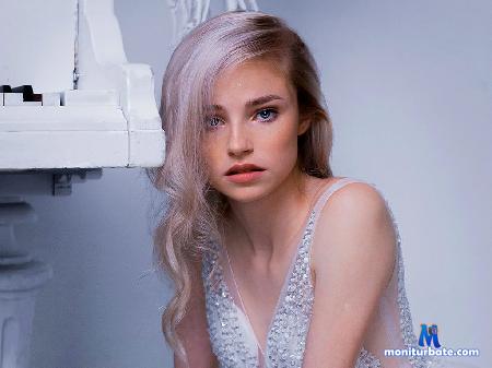 sindy-green flirt4free performer #blonde #charming #talking #emotional