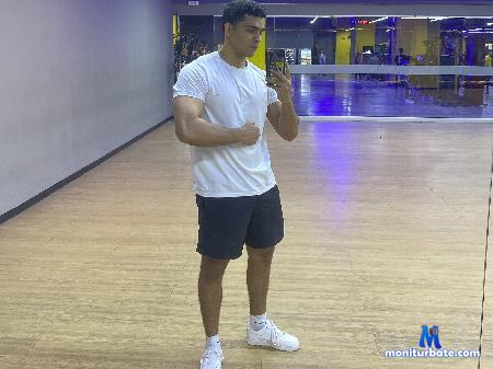 noah-lahm flirt4free performer espero que te sientas cómodo conociéndome