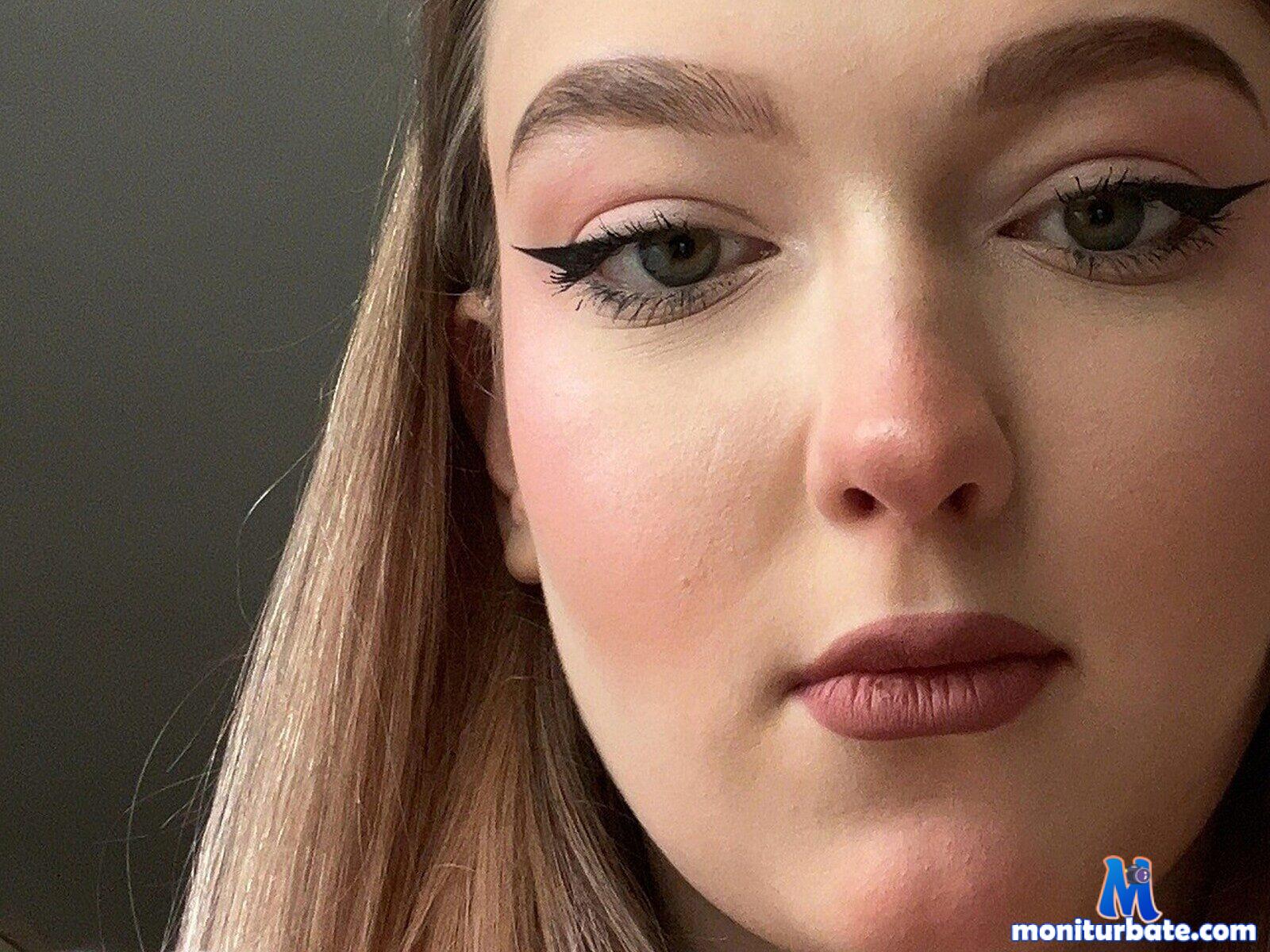 elba-dutta Flirt4free performer Nipple Play