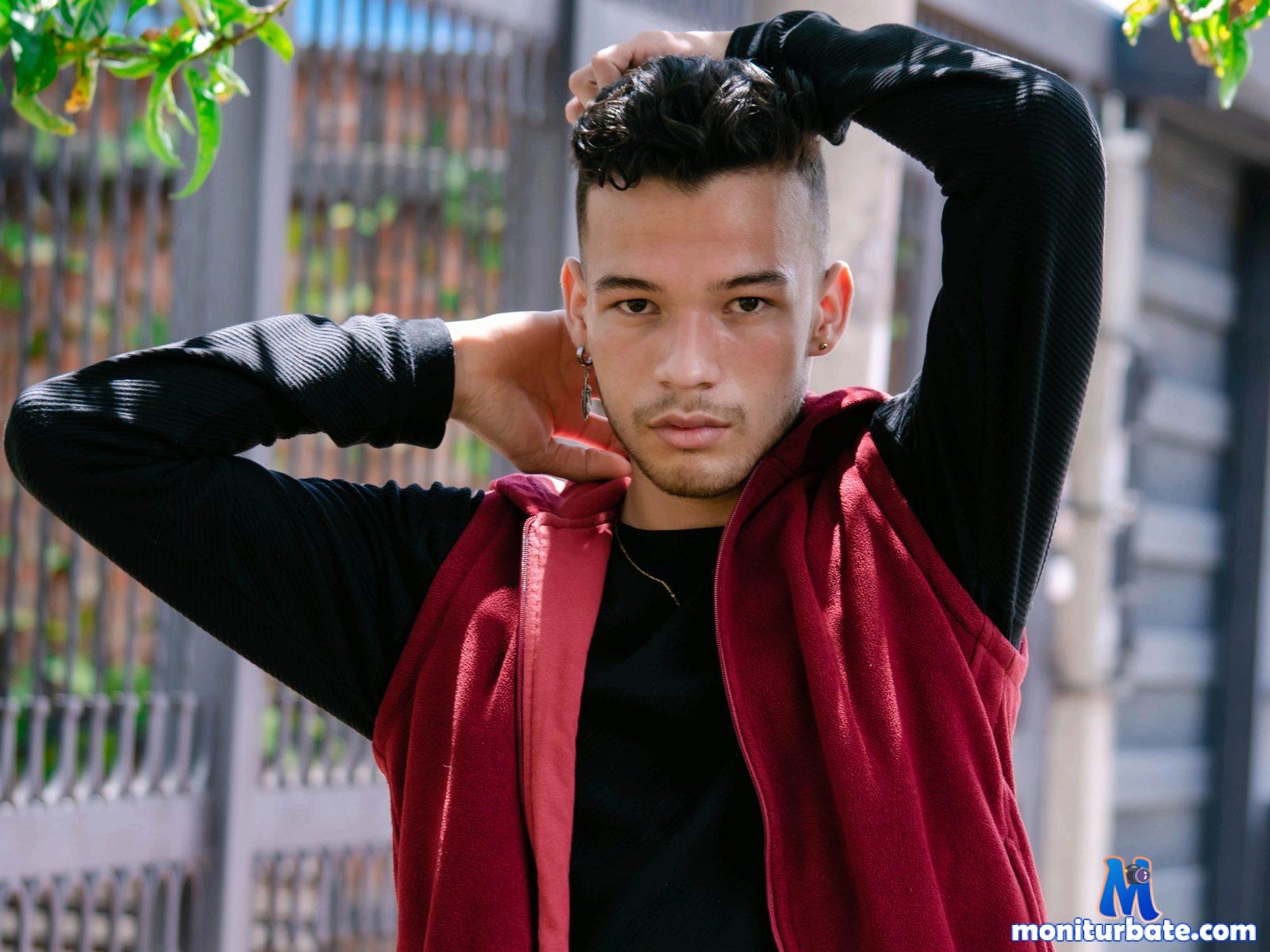aaron-clain Flirt4free performer Anal Nipple Play Paddling/Spanking/Whips Dirty Talk Master / Slave Handcuffs Nipple Clamps Whip Bondage Coach/Trainee Feather Tickling Leather Rope Play Smoking Ball Gag Armpit Muscle Worship