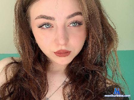 lois-below flirt4free performer Hi! I'm Michelle, college girl, just turned 18
