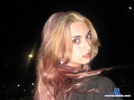 noreen-streat flirt4free performer Hi sweet! we want play! Play with us pls!