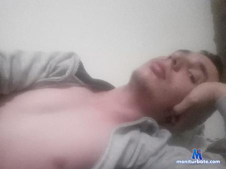 karay-gee flirt4free performer twink with cute body and nice lips