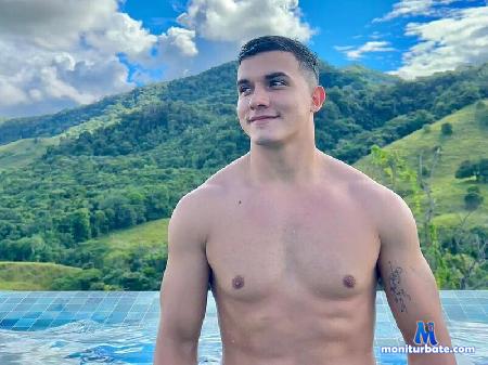 liam-stonne flirt4free performer I love to travel, play sports, and live life to the fullest.