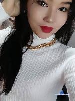 MiaMolla stripchat livecam show performer room profile