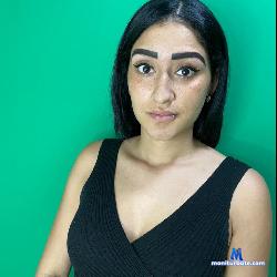 strawberry_5 stripchat livecam performer profile