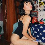 JulesGoldenn stripchat livecam show performer room profile