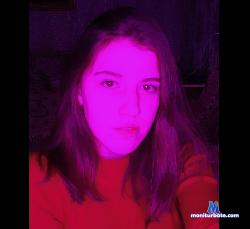 AmelieShy stripchat livecam performer profile