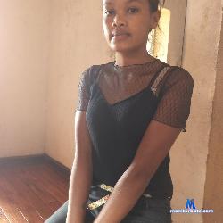 muriellah stripchat livecam performer profile