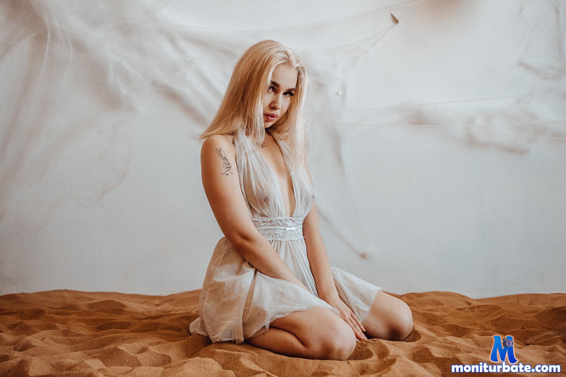 shy_dolls Stripchat performer