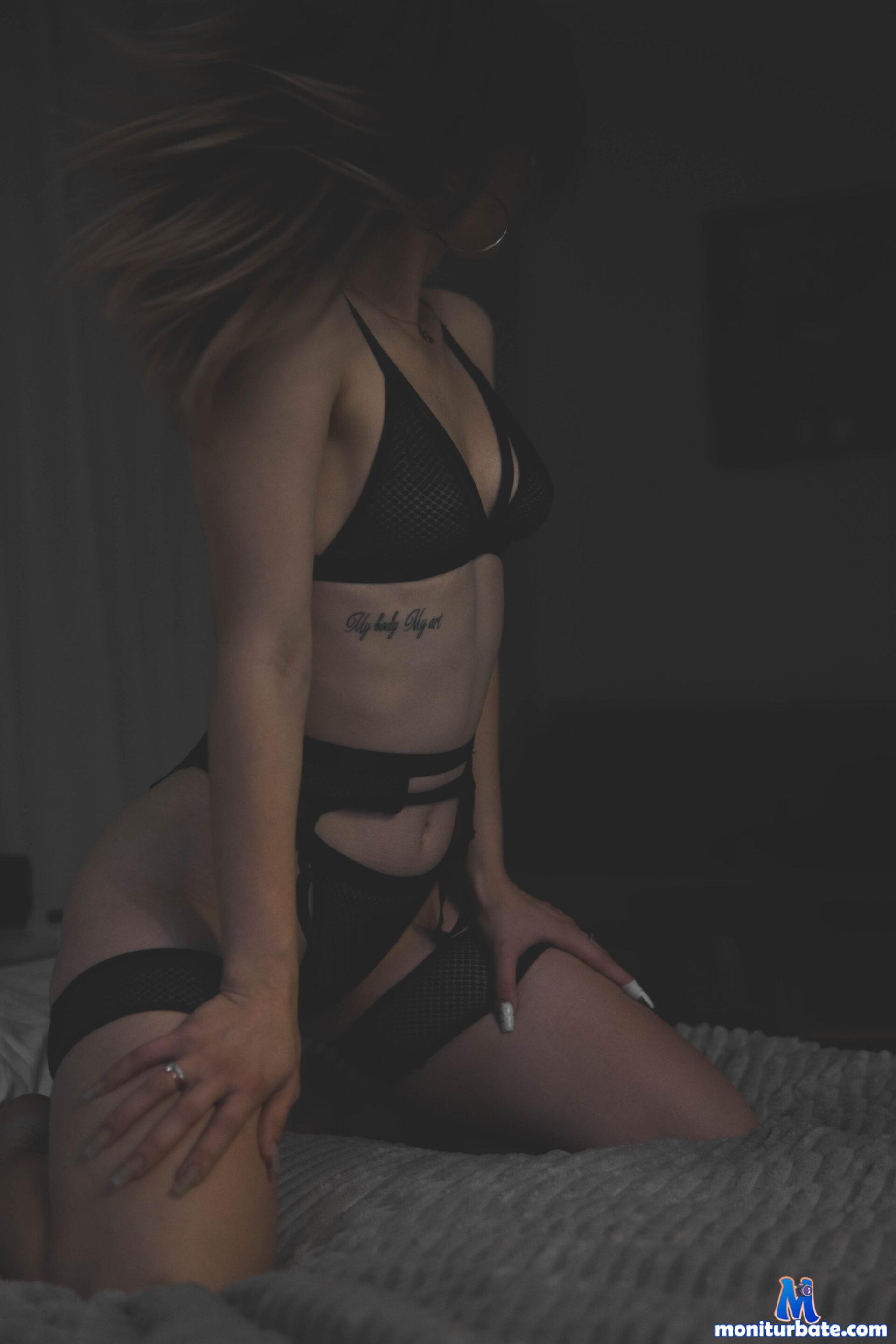 DeborahHall Stripchat performer