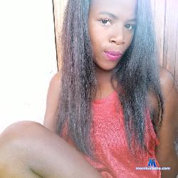 haingo_cute_bi stripchat livecam performer profile