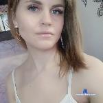 HanhPloof stripchat livecam show performer room profile