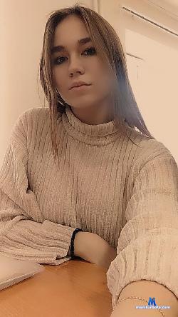 LisaOwnes stripchat livecam performer profile