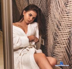 EmiliFox stripchat livecam performer profile
