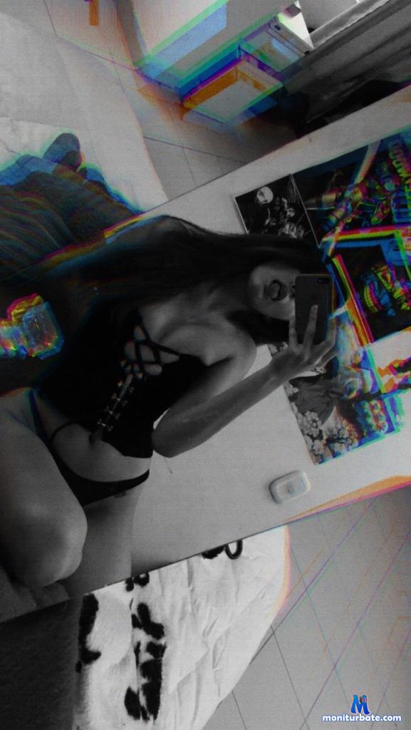 ladamaroja Stripchat performer