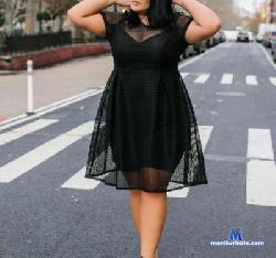 LuciaReyy stripchat livecam performer profile