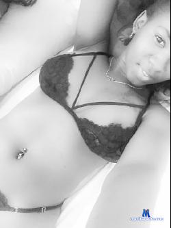 tyra_cruz stripchat livecam performer profile