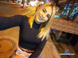 leshly_simons stripchat livecam performer profile