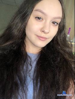 MiaLibra stripchat livecam performer profile